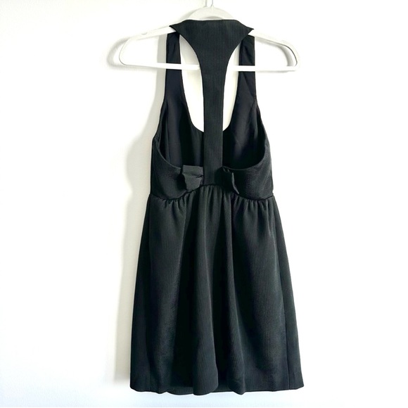 Club Monaco Raniko Back Bow Dress in Black | Size 6 - Picture 8 of 8